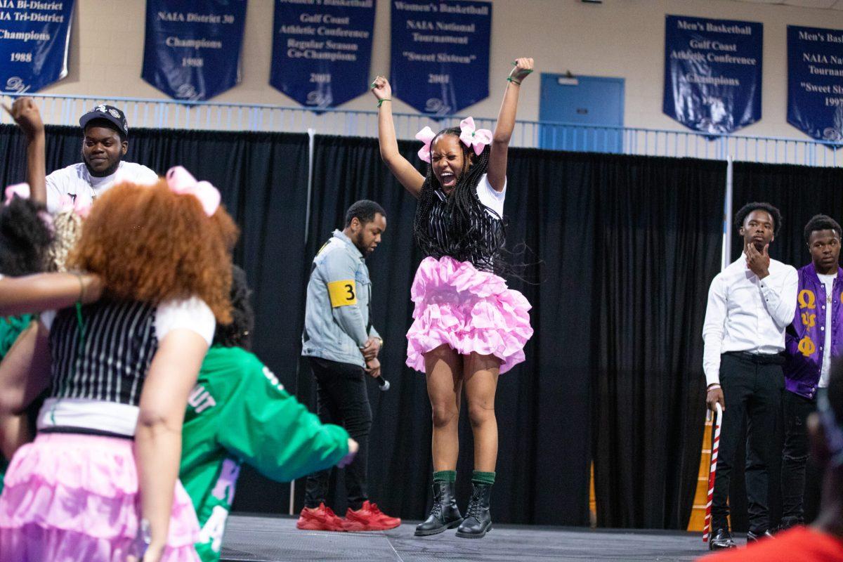 Trinity James, the 88th Miss Dillard University and member of the Beta Upsilon chapter of Alpha Kappa Alpha Sorority Incorporated accepted the award on behalf of her organization after being announced one of the step shows winners.
Courtesy of Sabres Hill, University photographer
